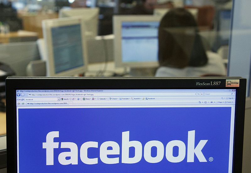 Cuatro senadores de EE.UU. piden que Facebook aumente el control de privacidad de sus usuarios