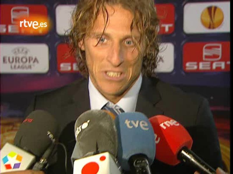 Forlán devuelve al Atlético a una final y a las portadas de prensa