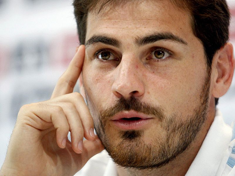 Casillas: "Hablar de Mourinho está fuera de lugar"