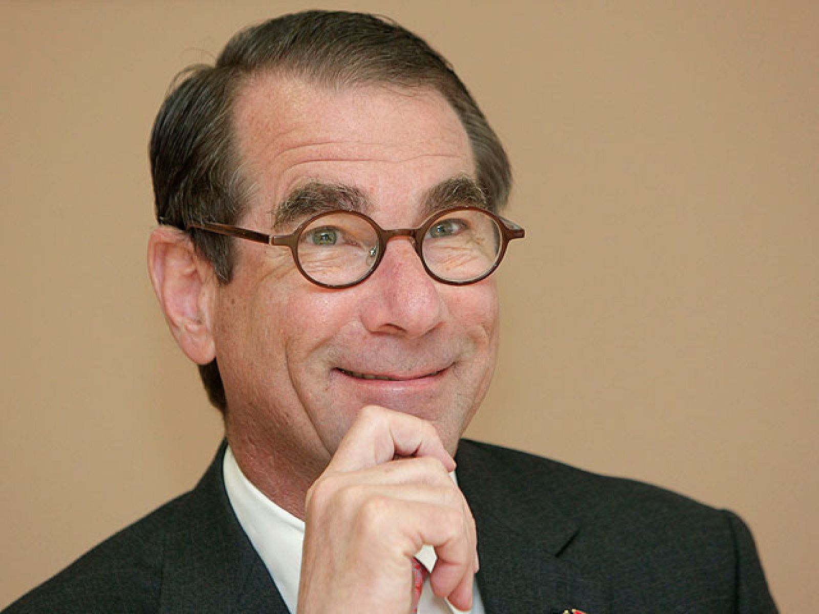 Alan Solomont afirma que la economía española no es comparable a la griega