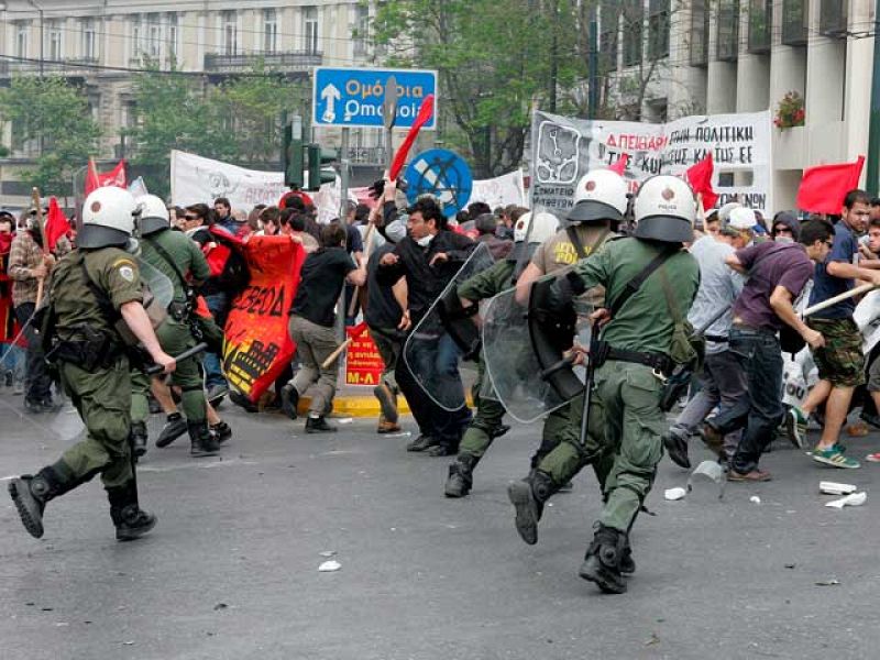 La crisis griega se agrava con tres muertos durante la huelga general contra los recortes