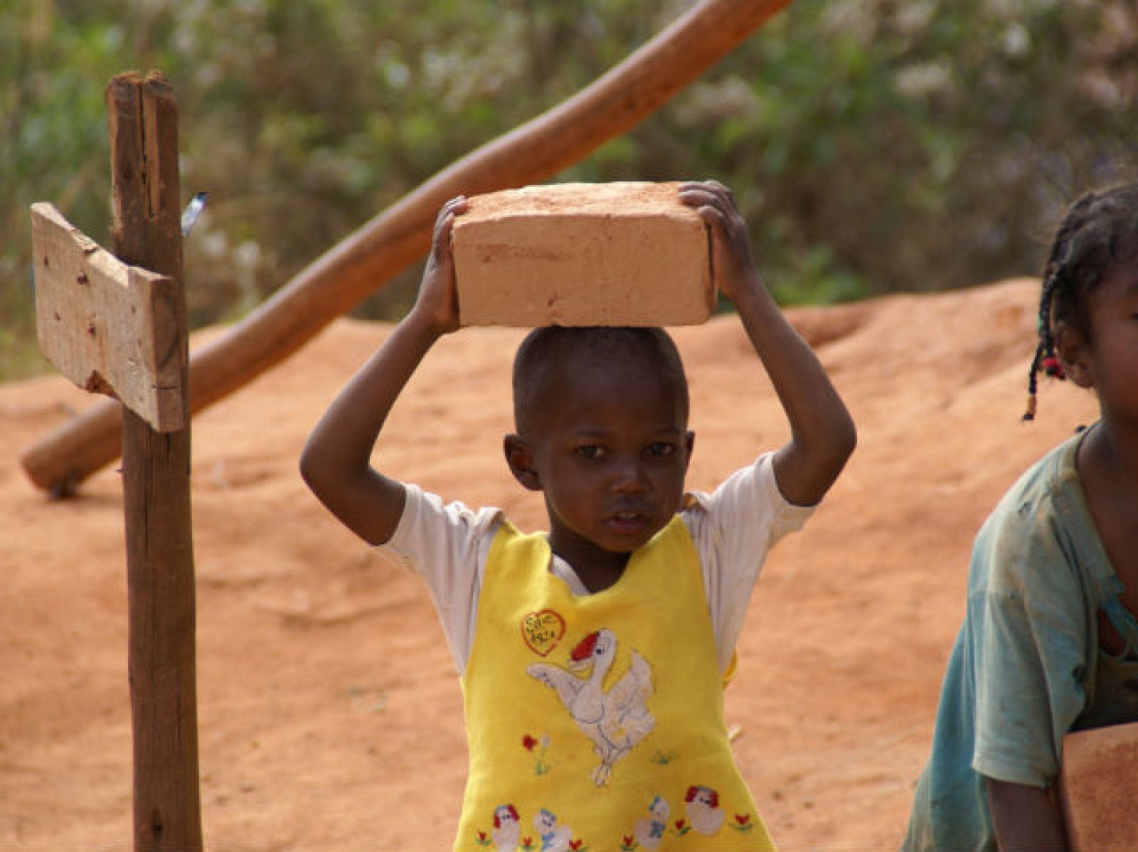 Pueblo de Dios - En busca de la infancia perdida - Pueblo de Dios | Ver