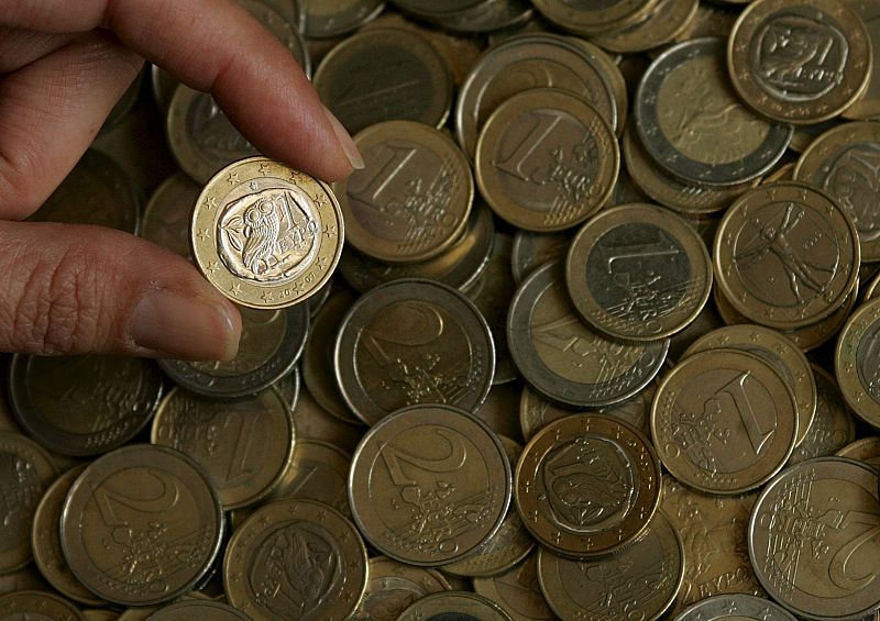 Bruselas respalda la entrada de Estonia en el euro en plena crisis de la Eurozona