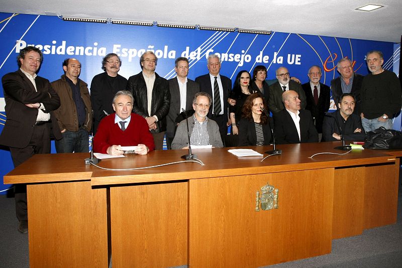 Vargas Llosa, Almodóvar o Trueba crean una plataforma por la democratización de Cuba
