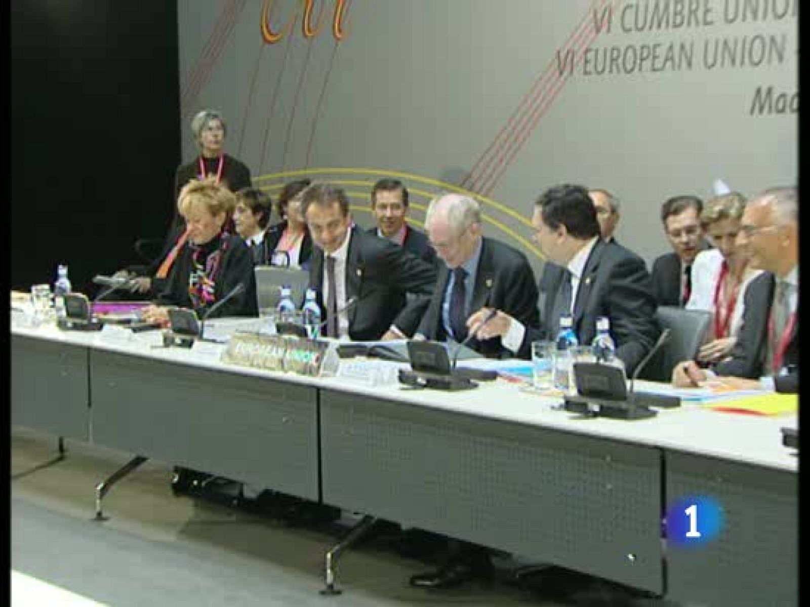 Las medidas de reducción de los déficits no supondrán una merma en la colaboración con los países latinoamericanos | Ver