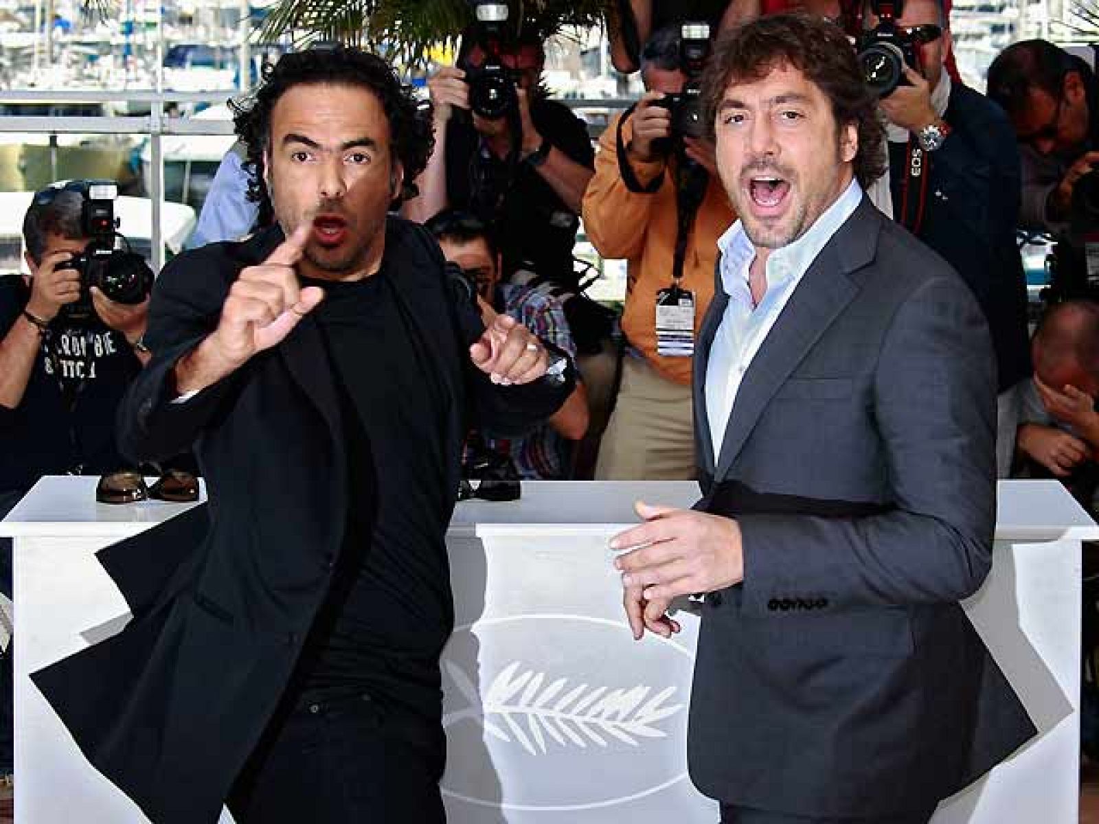 Alejandro González Iñárritu y Javier Bardem presentan 'Biutiful' en Cannes | Ver