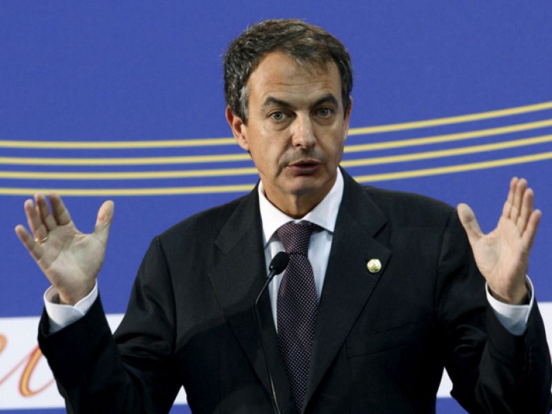 Zapatero defiende el ajuste fiscal y afirma que la reforma laboral es el objetivo inmediato