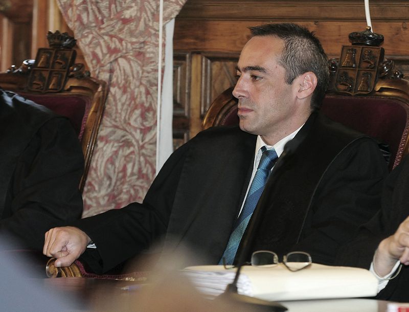 El tribunal que juzga al juez Urquía por cohecho da por válidas las escuchas que le implican