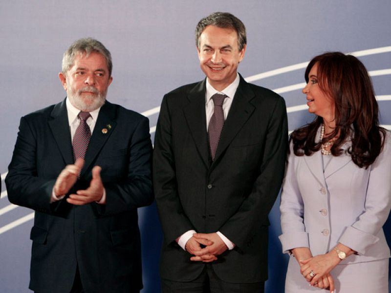 La UE y Mercosur acuerdan reabrir las negociaciones para un acuerdo de libre comercio