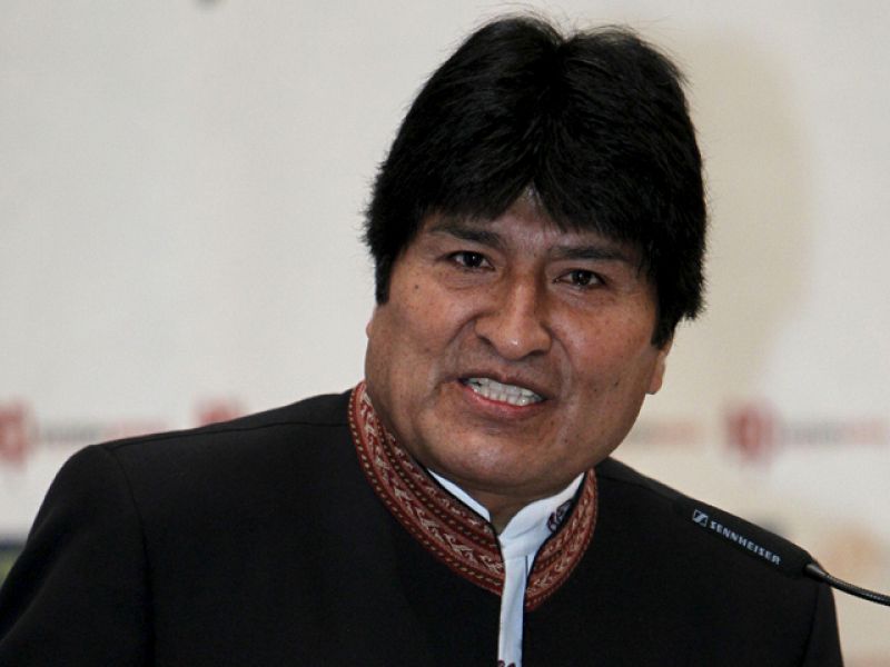 Morales acusa de apoyar un golpe de estado al PP, que se mofa de su teoría sobre el pollo