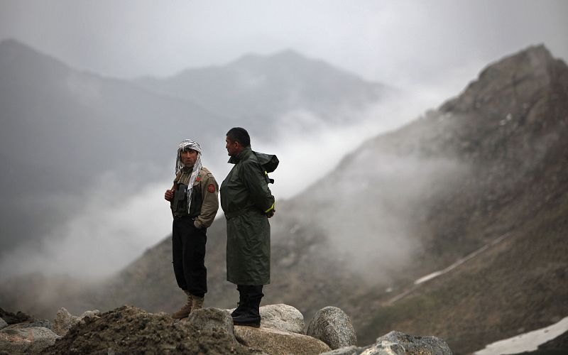 Hallan los restos del avión siniestrado en el norte de Afganistán con 43 personas a bordo