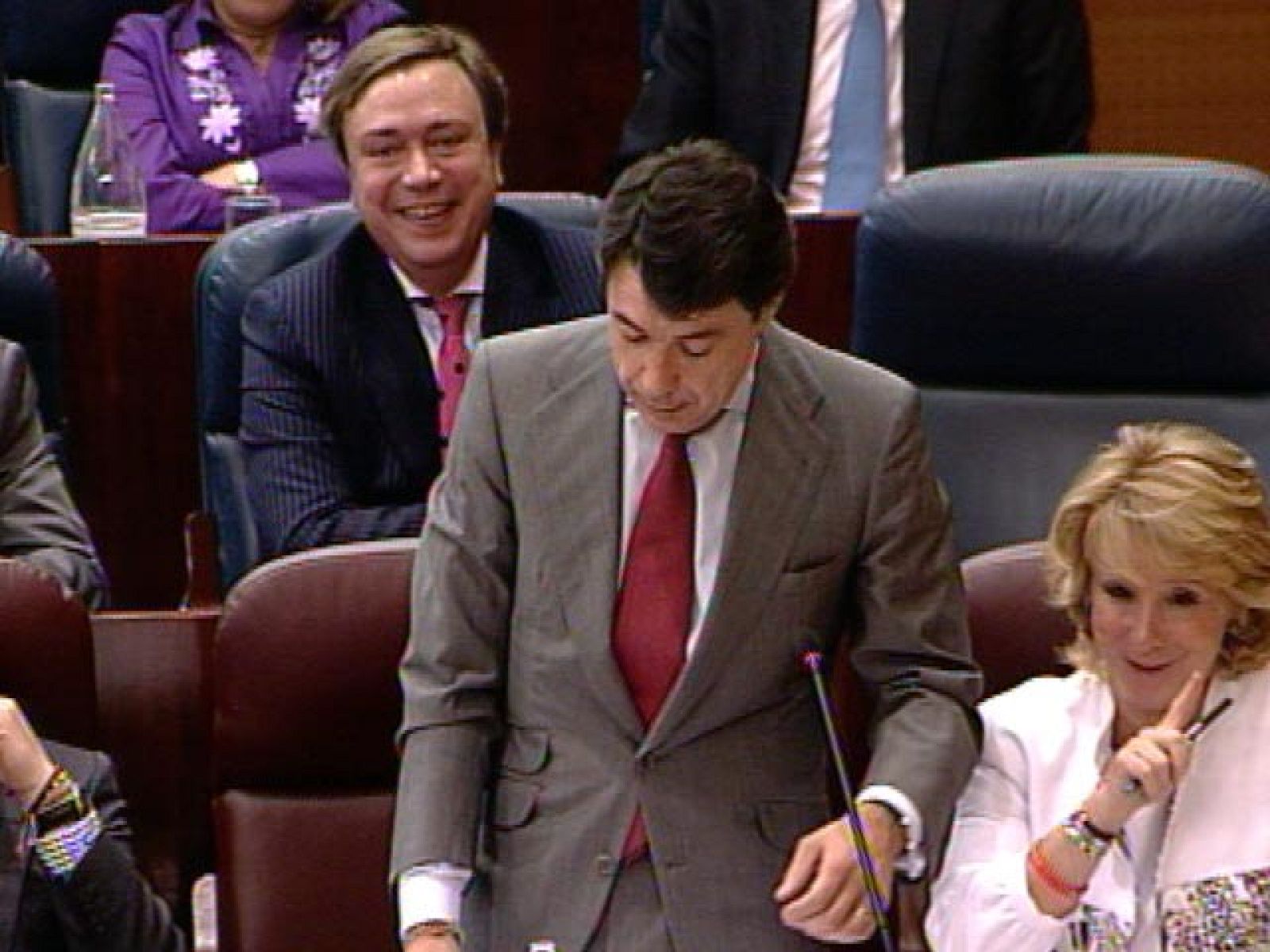 Esperanza Aguirre: "El nuevo impuesto lo pagará Bono, porque yo soy pobre de pedir" | Ver