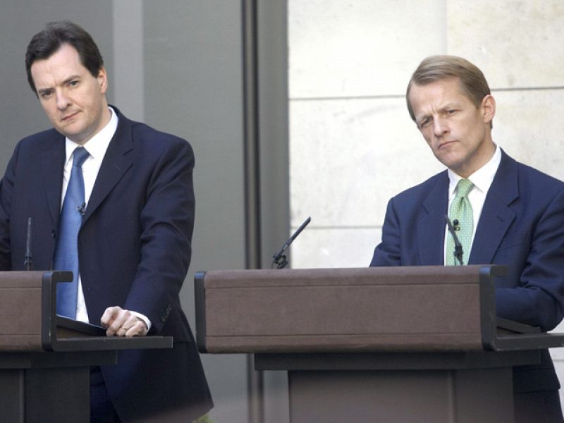 El nuevo Gobierno británico presenta su plan de recortes para reducir el déficit en 7.125 millones