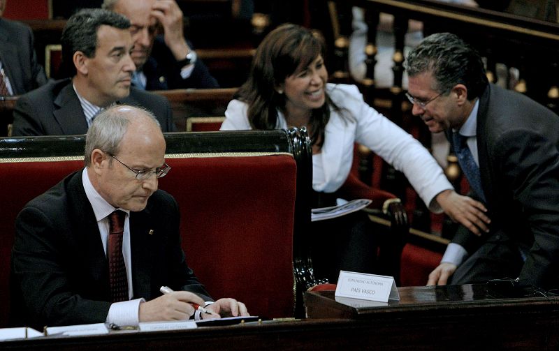 El PP anuncia su 'no' a renovar el TC por ser una "maniobra" ante los comicios catalanes