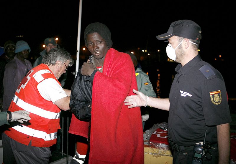 Rescatados 44 inmigrantes en Motril (Granada)