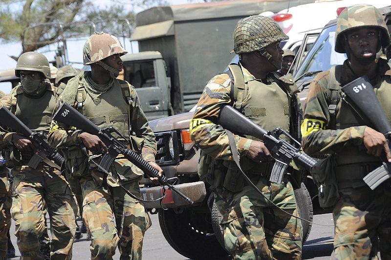 El asalto en busca del jefe del narcotráfico en la capital de Jamaica se cobra decenas de muertos