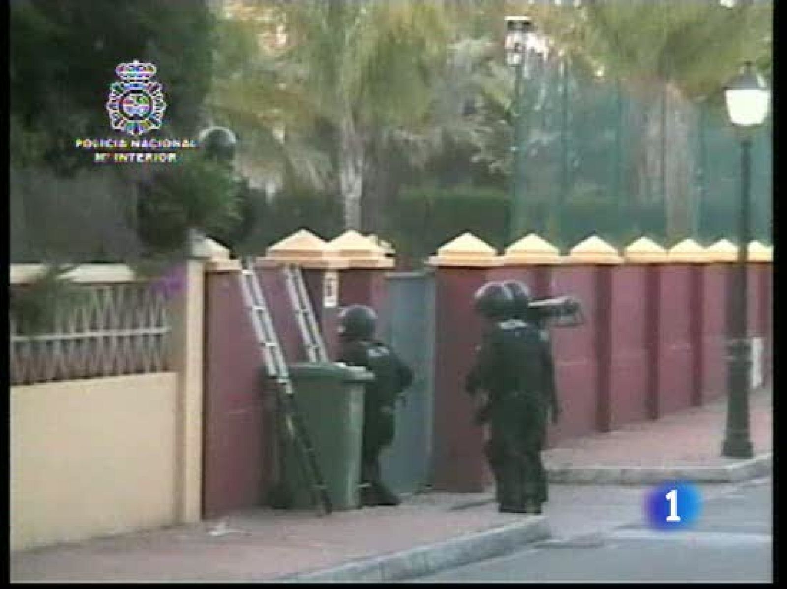 La policía ha finalizado los registros de la operación internacional contra el crimen organizado | Ver