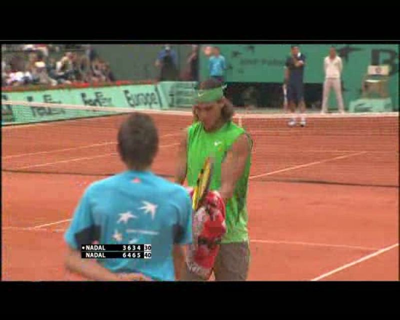 Nadal lucha contra él mismo en Roland Garros