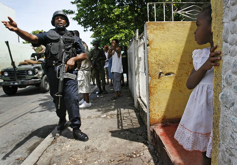 Ascienden a 73 los muertos en los disturbios de Jamaica, mientras las calles recuperan la calma