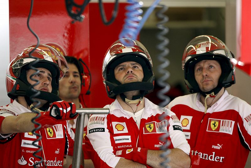 Ferrari se ve relegada en la parrilla
