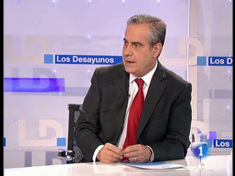 Díaz Ferrán dice que "no es el momento oportuno para penalizar la contratación temporal"