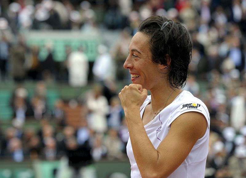 Schiavone hace historia y Dementieva vuelve a las semifinales