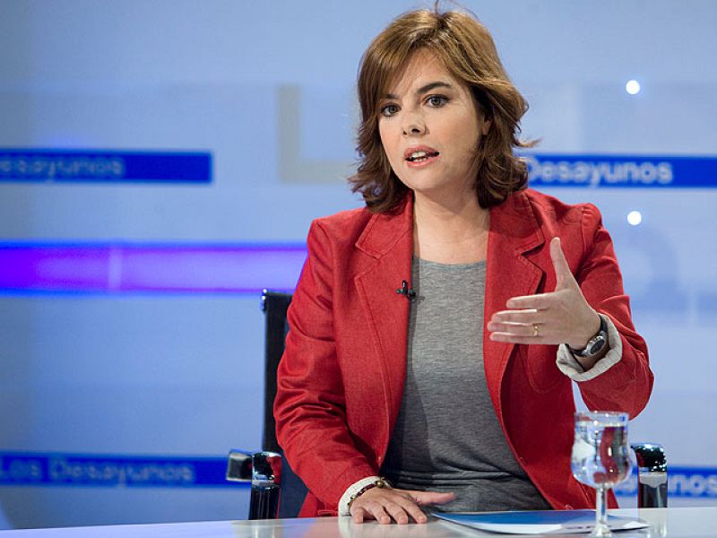 Sáenz de Santamaría ve a Zapatero "sin coraje para subir montañas" y hacer reformas