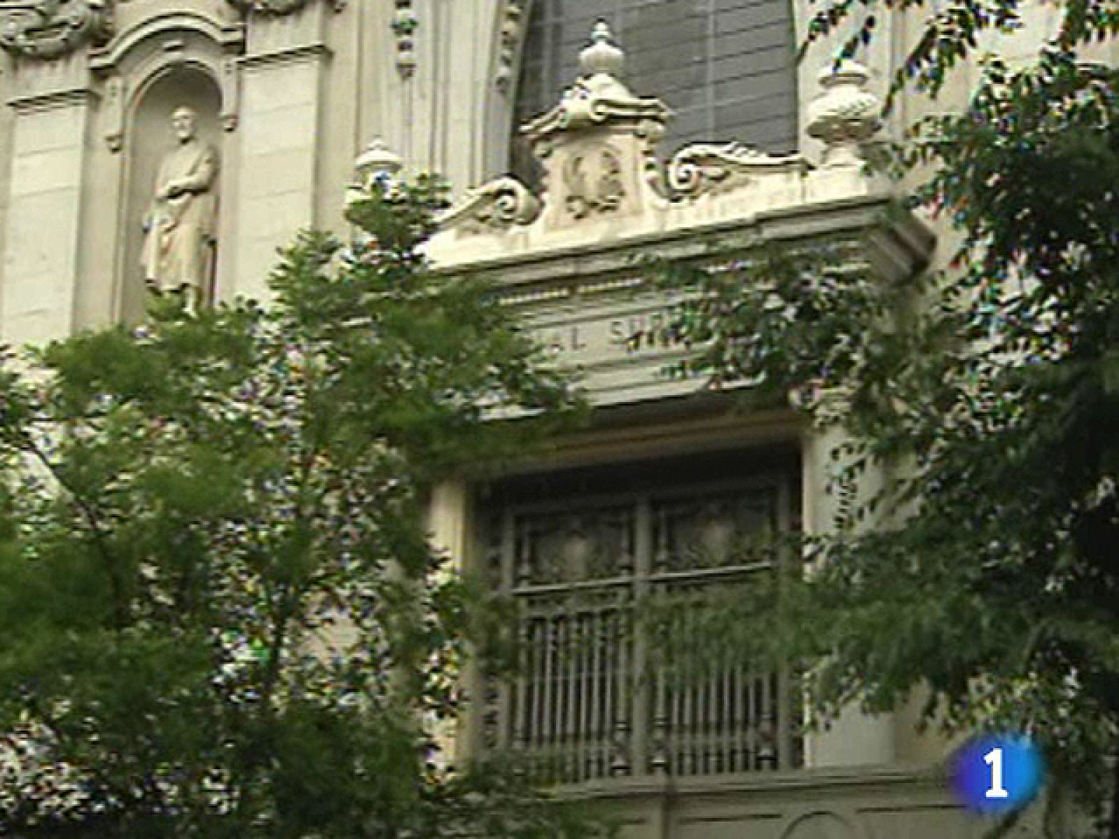 El juez del Supremo Luciano Varela ha ratificado su decisión de juzgar al magistrado Garzón | Ver