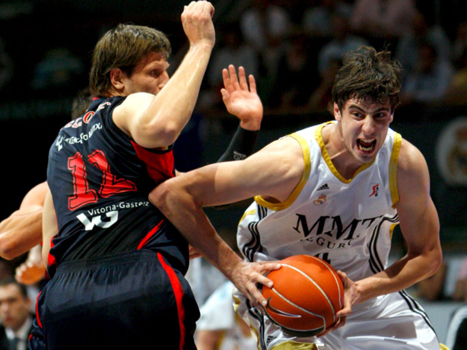 R. Madrid 80-62 C. Laboral - Baloncesto en RTVE | Ver