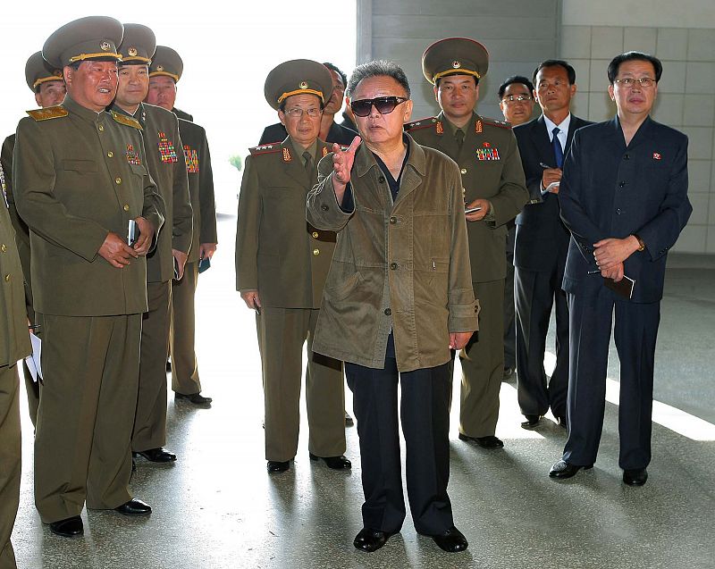 Kim Jong-il nombra a su cuñado número 2 del régimen en una asamblea extraordinaria