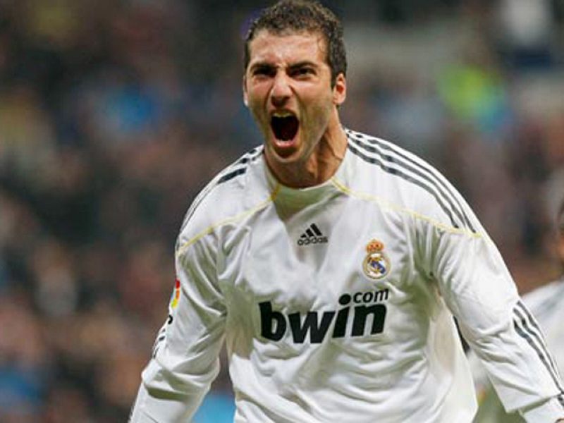 Higuaín renueva hasta 2016