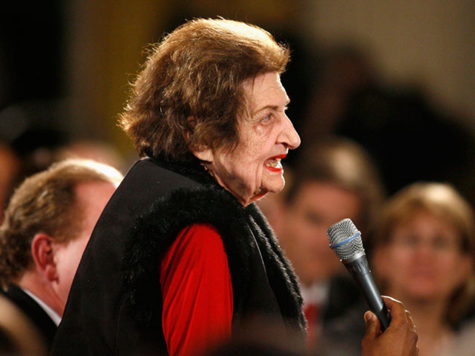 Unos comentarios sobre Israel le cuestan el puesto de trabajo a Helen Thomas | Ver