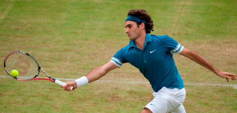 Federer sigue adelante en Halle