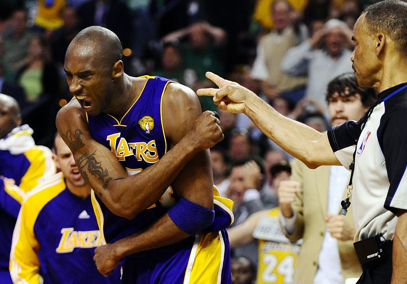 Bryant y Fisher dan ventaja a los Lakers