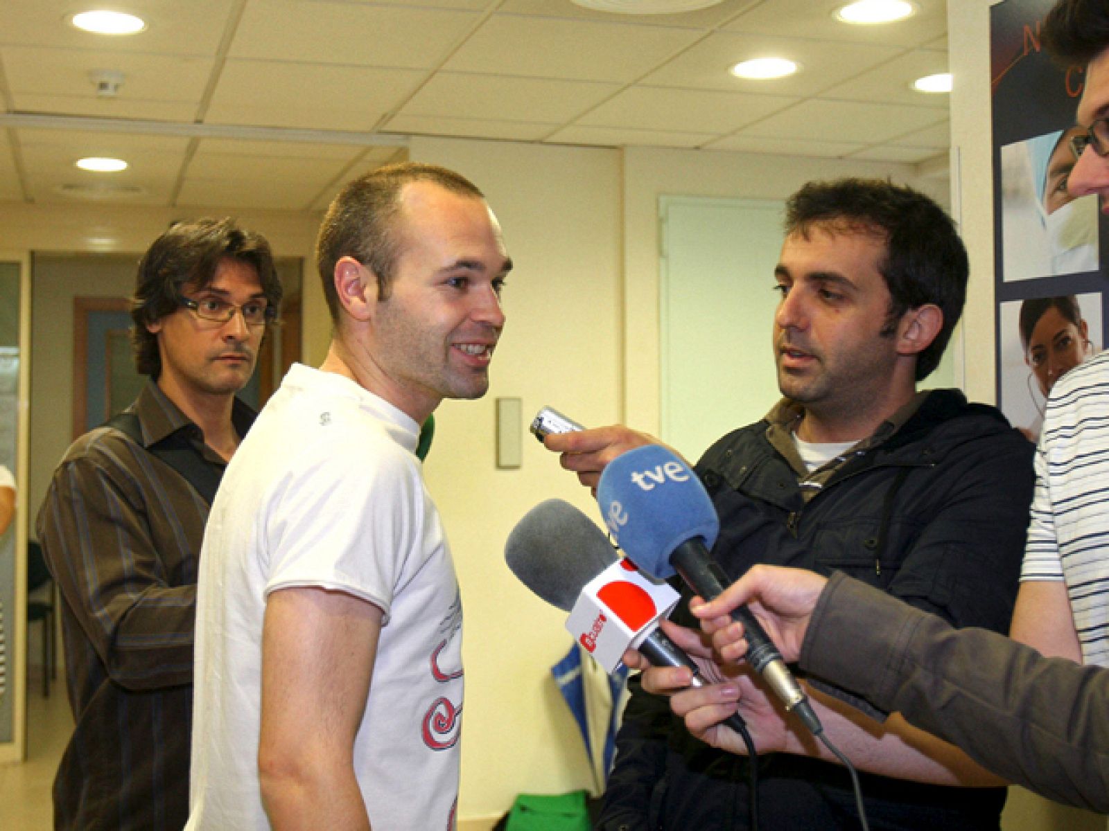 Iniesta, duda para el primer partido | Ver