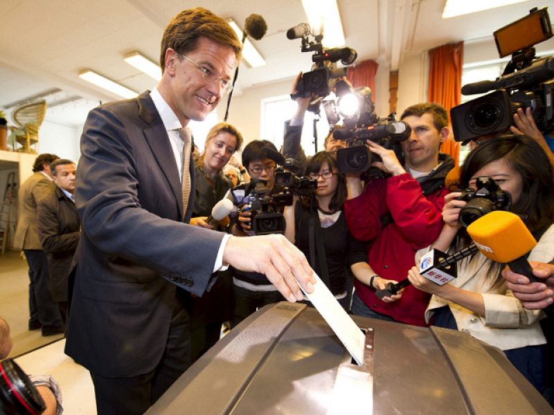 Holanda celebra su jornada electoral con una participación más baja que en comicios anteriores