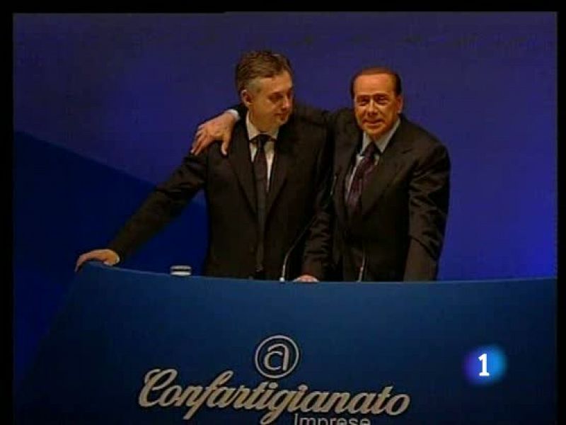 Berlusconi cree que la Constitución italiana "está muy pasada y habla mucho de los trabajadores"