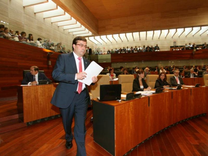 Extremadura sube el IRPF a rentas superiores a 60.000 euros y aumenta 15% la tasa a los bancos