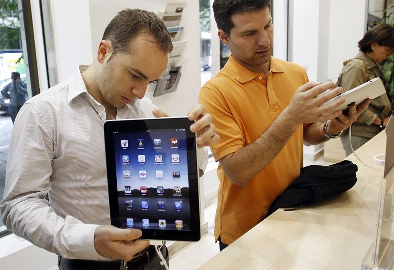 Más de 100.000 direcciones de correo electrónico de usuarios de iPad, a la vista