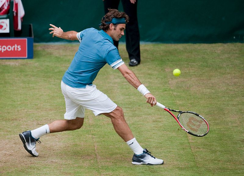 Federer prolonga su racha en Halle
