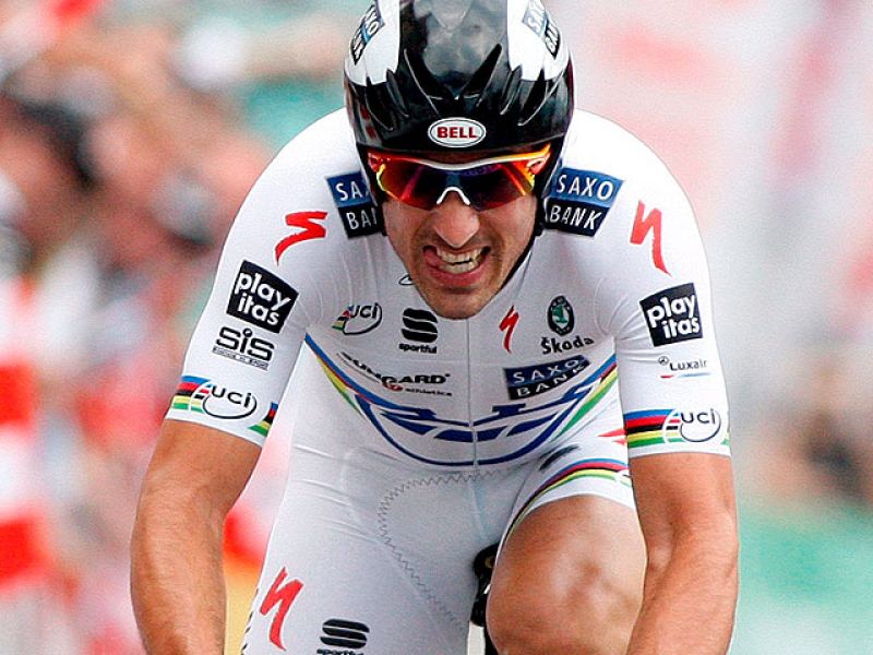 Cancellara responde a las acusaciones dando un recital