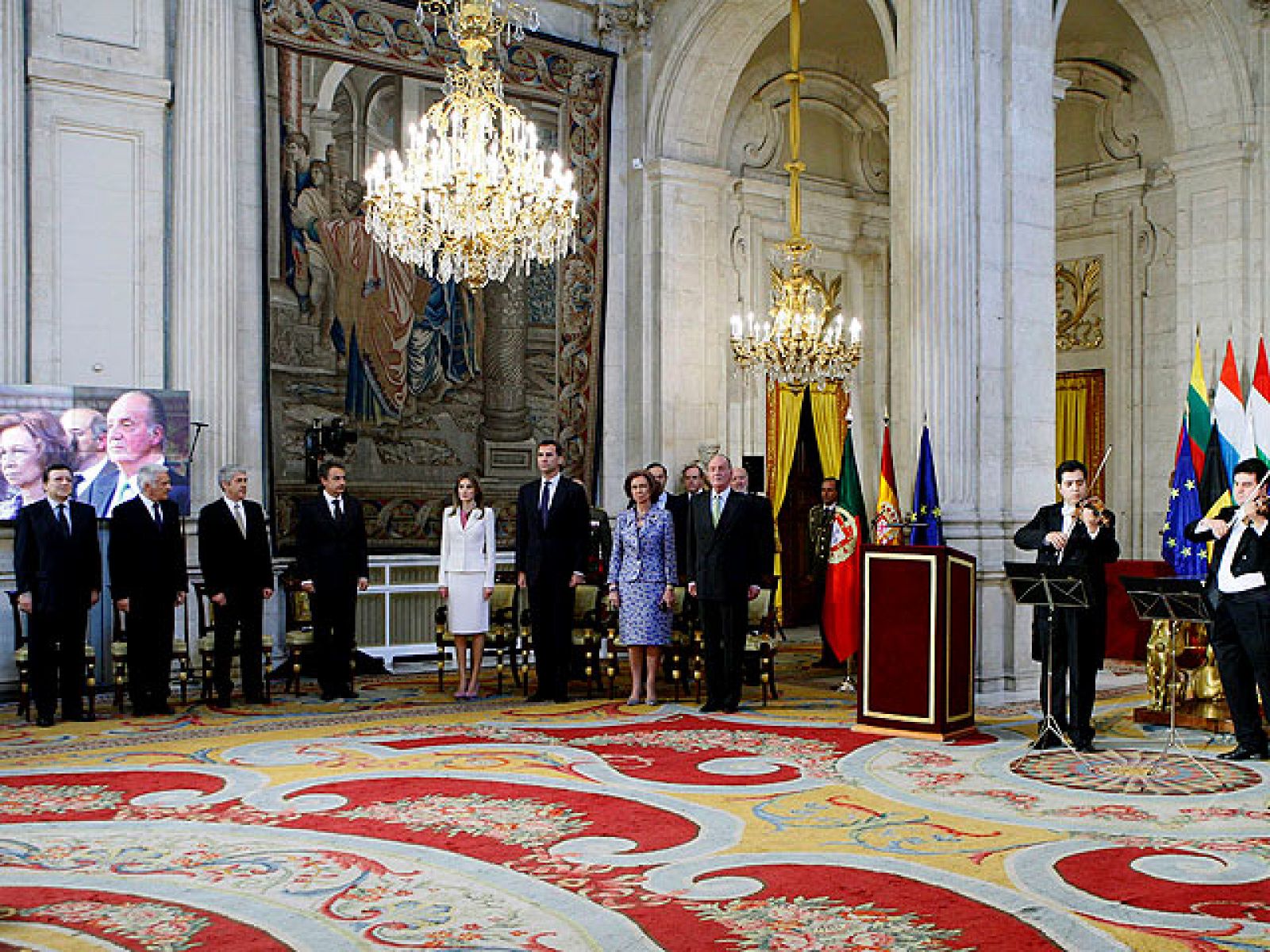 Telediario fin de semana en cuatro minutos - 12/06/10 | Ver