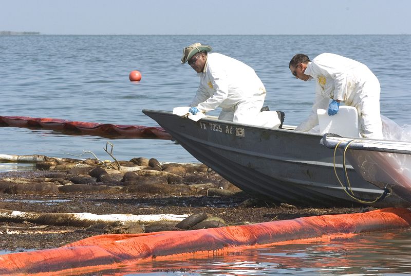 EE.UU. da a BP un plazo de 48 horas para elaborar un plan más enérgico contra el derrame
