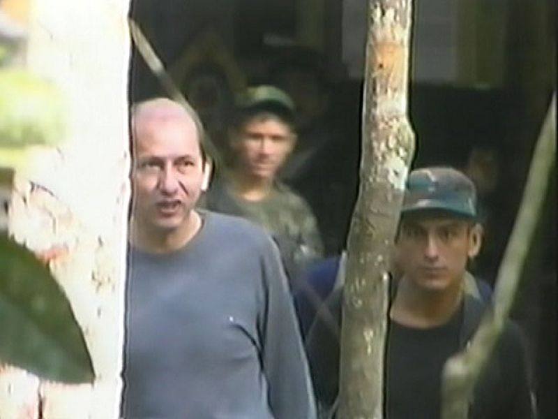 El Ejército colombiano libera a tres rehenes de las FARC a una semana de las presidenciales