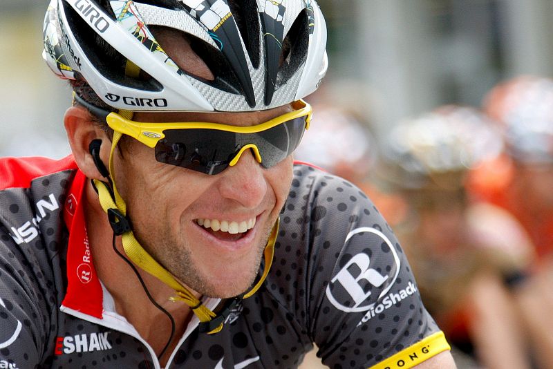 Armstrong: "Mi experiencia debería ayudar a Contador"