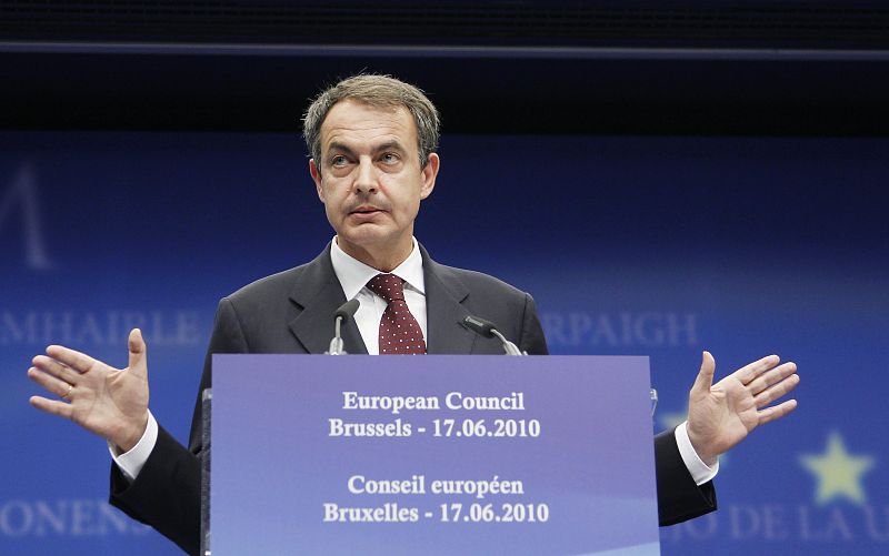 Zapatero asegura que la reforma laboral evitará "distorsiones" en los despidos