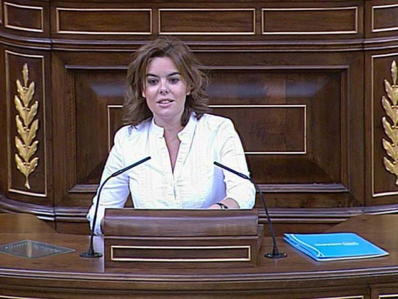 Sáenz de Santamaría: "La reforma laboral del Gobierno es la del despido"