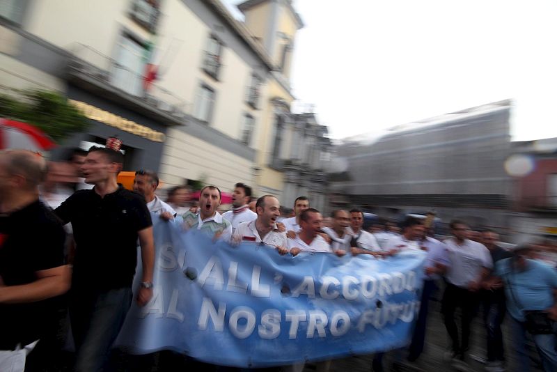 Un 63% de trabajadores de FIAT aprueban recortes de derechos para mantener su puesto