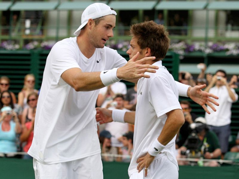 Isner dijo "basta" y venció a Mahut en el partido más largo de la historia del tenis