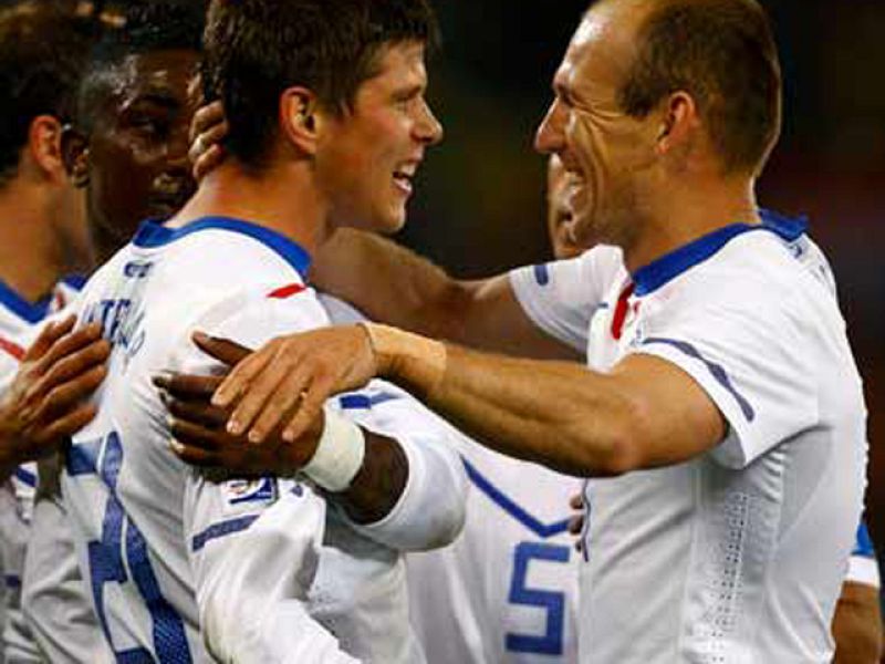 Pleno de Holanda ante una desmotivada Camerún